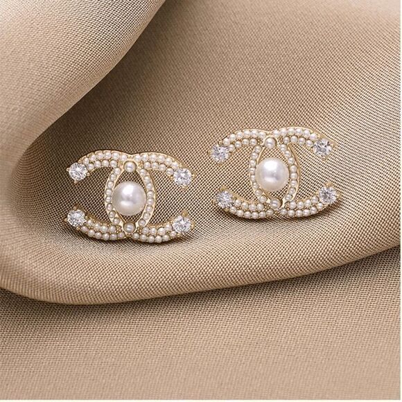 Geometric Pearl Diamond Stud Earrings - Picture 1 of 3